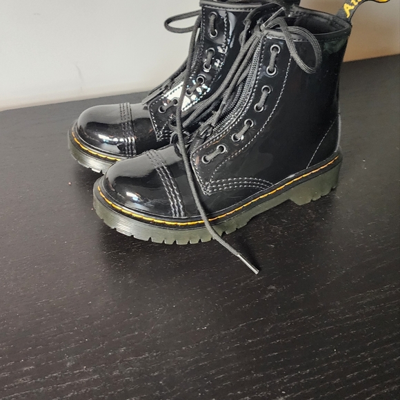 Dr. Martens girls shoes size 2 - Picture 5 of 6